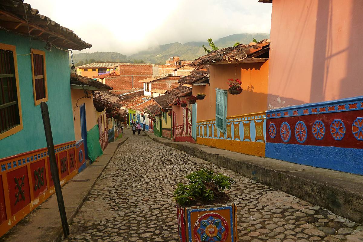 Itinerario de Colombia en 7 días: Medellín, Guatapé y Cartagena (2026)