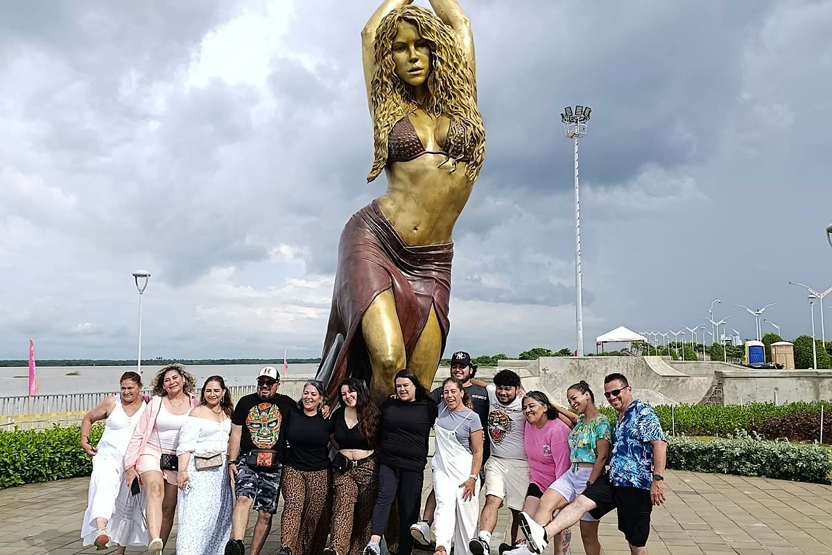 🏛️ Historia y cultura en la Heroica, recorriendo sus monumentos con el grupo.
